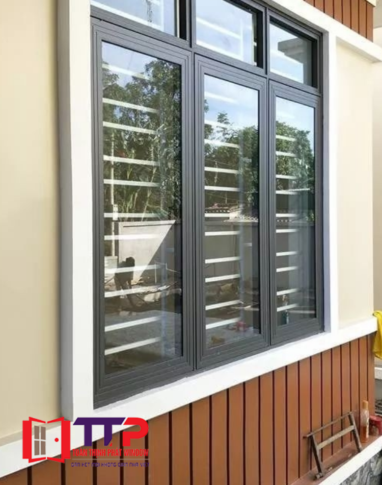 Cửa sổ mở quay và bật hệ 55 nhôm xingfa