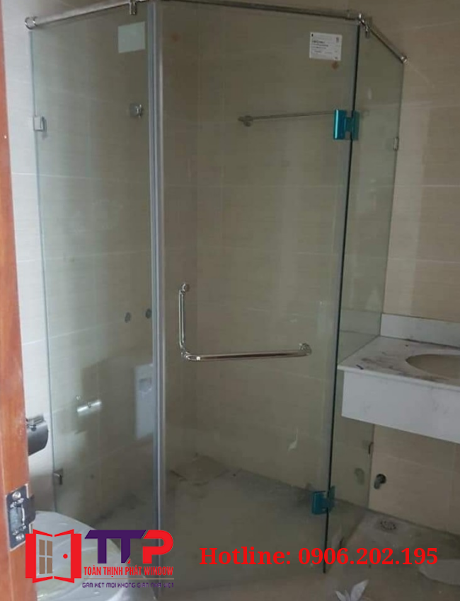 Phòng tắm kính cường lực - Giải pháp tiết kiệm không gian hiệu quả khi lắp đặt. Sử dụng dễ dàng không gây khó khăn cho việc đóng mở
