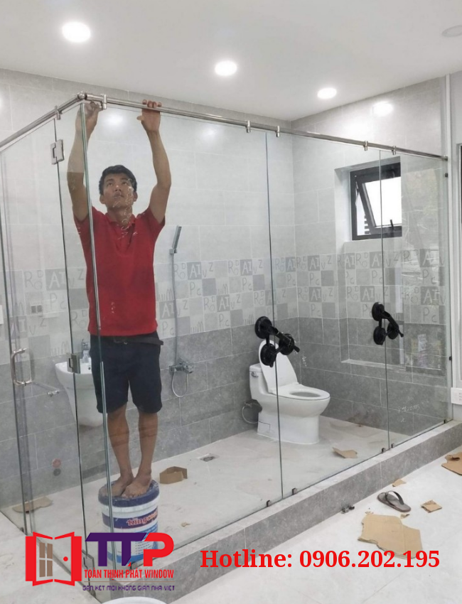 Phòng tắm kính cường lực - Giải pháp tiết kiệm không gian hiệu quả khi lắp đặt. Sử dụng dễ dàng không gây khó khăn cho việc đóng mở
