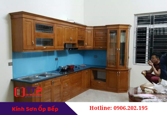 Lắp đặt Kính sơn ốp bếp chuyên nghiệp tại HCM