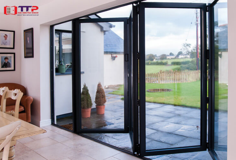 Cửa đi nhôm Xingfa màu đen