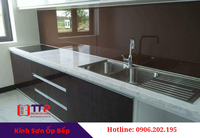 Kinh-son-op-bep-kinh-trang-tri (1) Lắp đặt Kính sơn ốp bếp - kính sơn trang trí