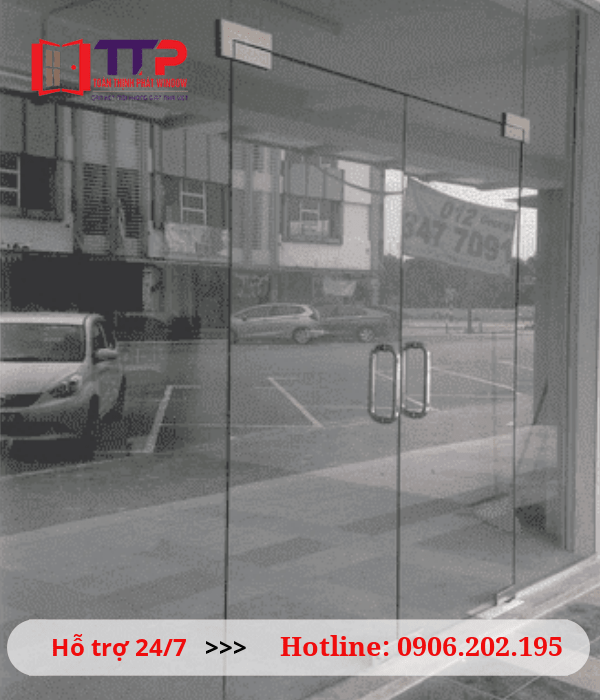 cua-kinh-cuong-luc-ban-le-san (2)