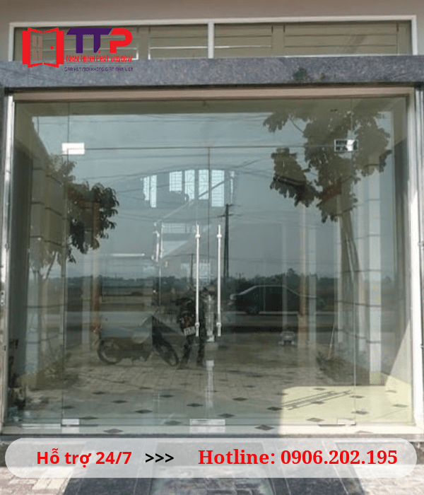 Cửa kính cường lực bản lề sàn