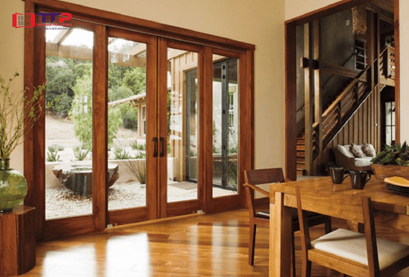 Cửa gỗ kính cường lực 4 cánh