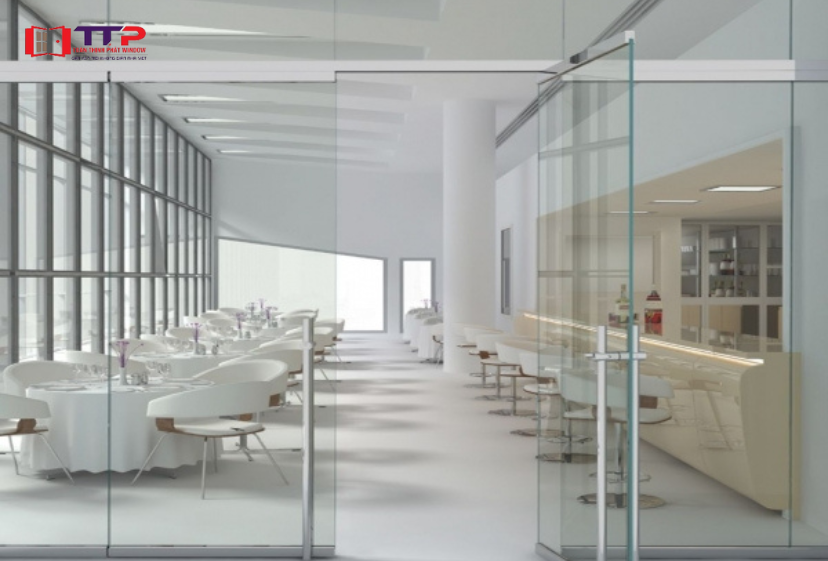 Cửa kính cường lực văn phòng bản lề sang trọng