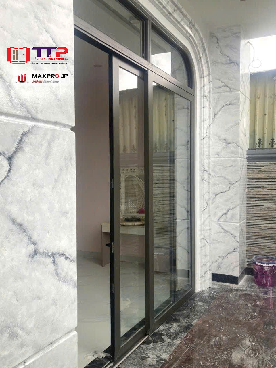 Cửa mở trượt nhôm maxpro