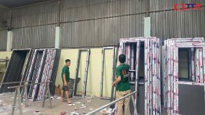 Sản xuất nhôm kính tại xưởng