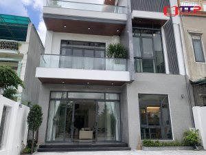 Thi công nhôm kính quận 3 Mẫu cửa nhôm kính tham khảo cho nhà phố và công trình