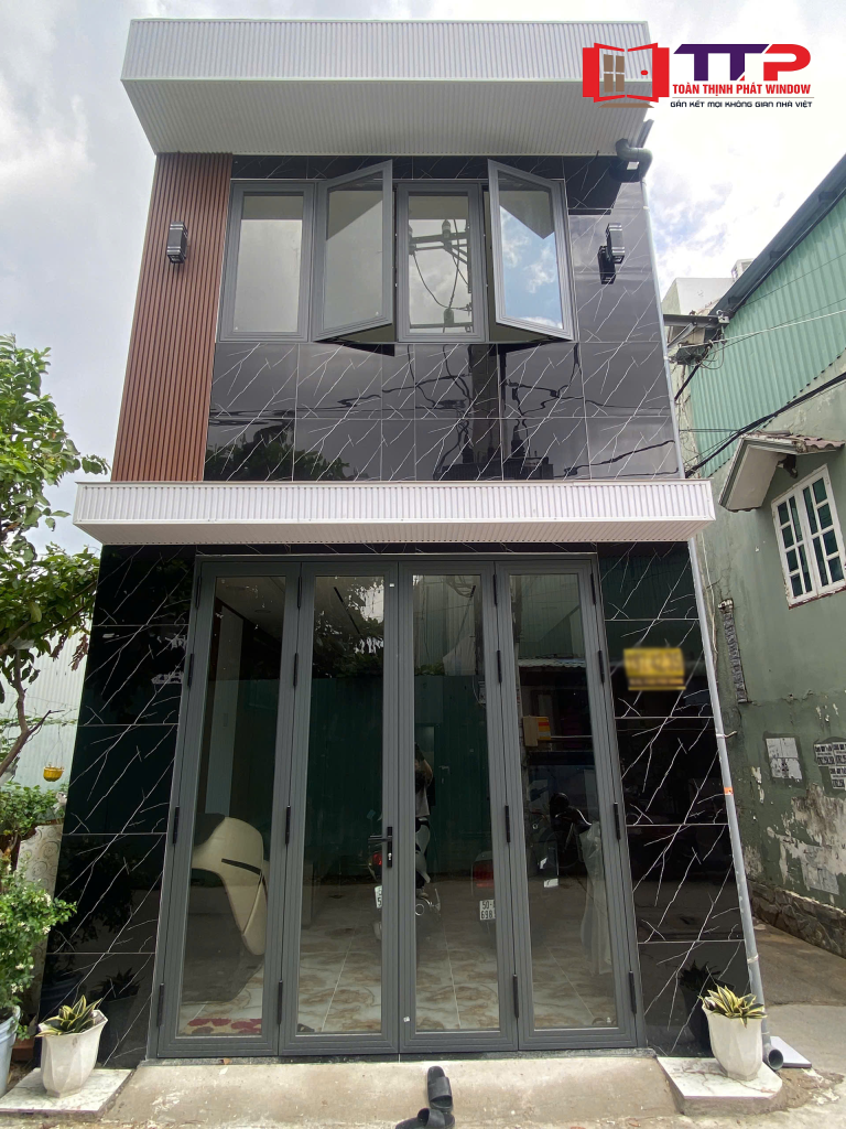 Câu chuyện về cửa nhôm kính và bài học đắt giá